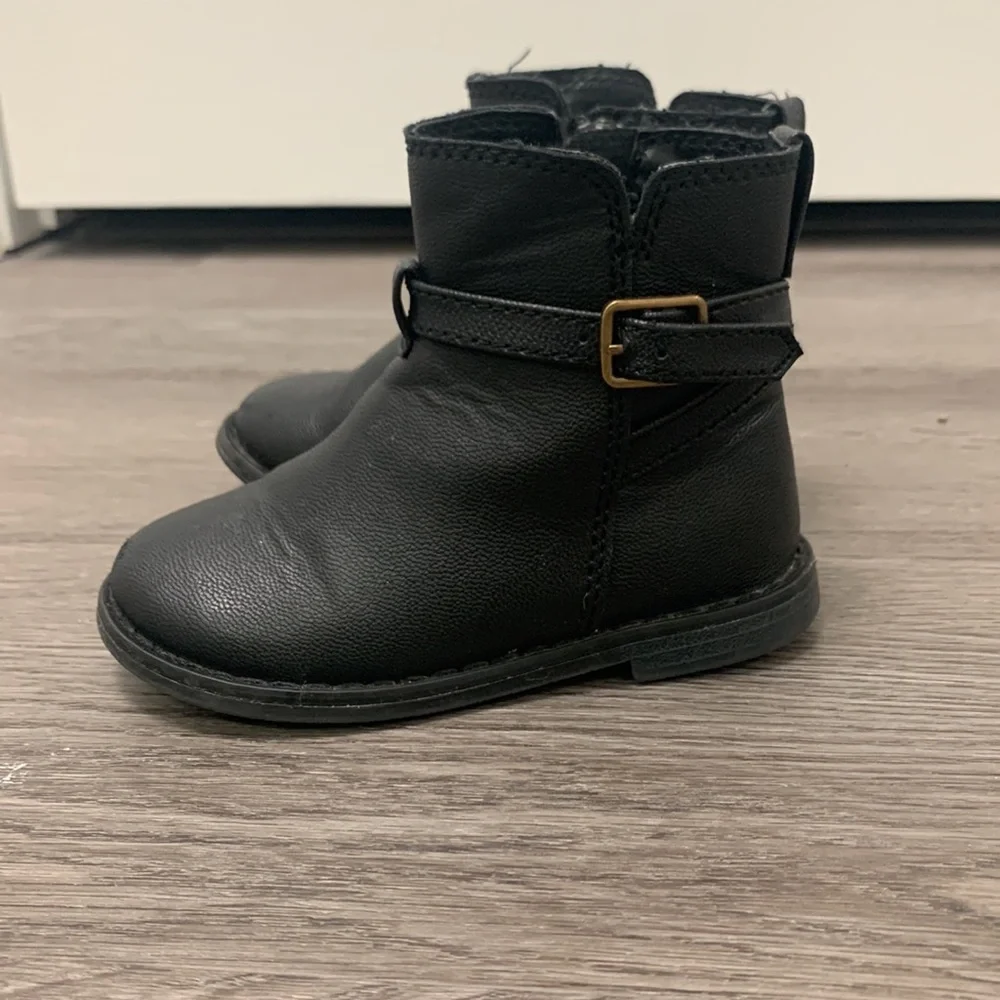 Gap baby black boots - size 6